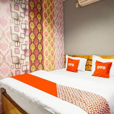 Oyo 990 Stadion Residence Syariah Medan Exteriér fotografie