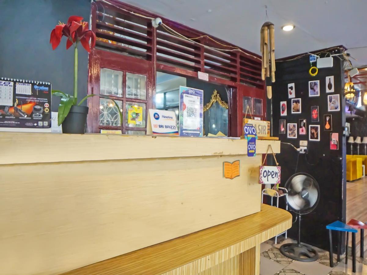 Oyo 990 Stadion Residence Syariah Medan Exteriér fotografie