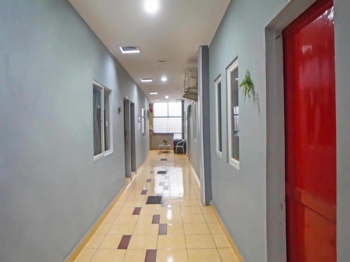 Oyo 990 Stadion Residence Syariah Medan Exteriér fotografie