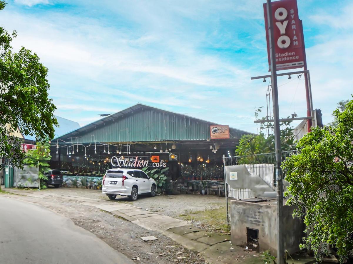 Oyo 990 Stadion Residence Syariah Medan Exteriér fotografie