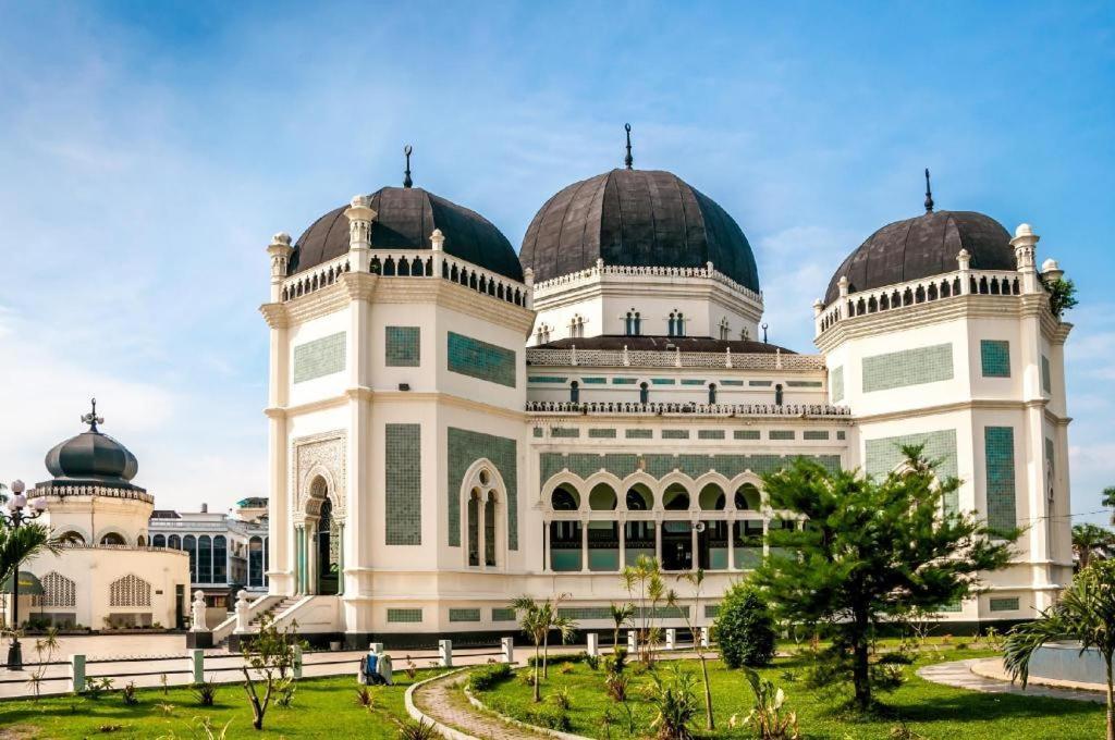 Oyo 990 Stadion Residence Syariah Medan Exteriér fotografie